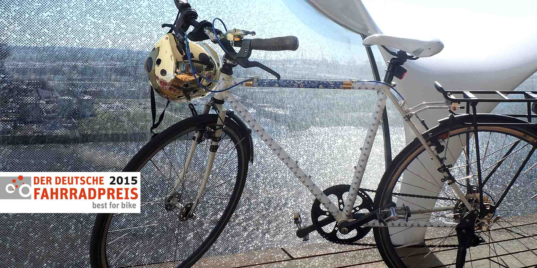 MOOXIBIKE-elbphilharmonie-fahrradpreis-fahrrad-goldhelm