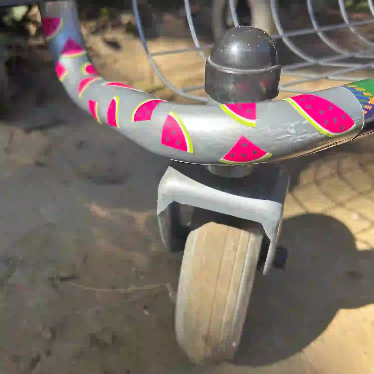 Rollator individualisieren, Rahmenschutz Sticker, wetterfeste Aufkleber, MOOXIBIKE Obst Kollektion, DIY Fahrrad Design.