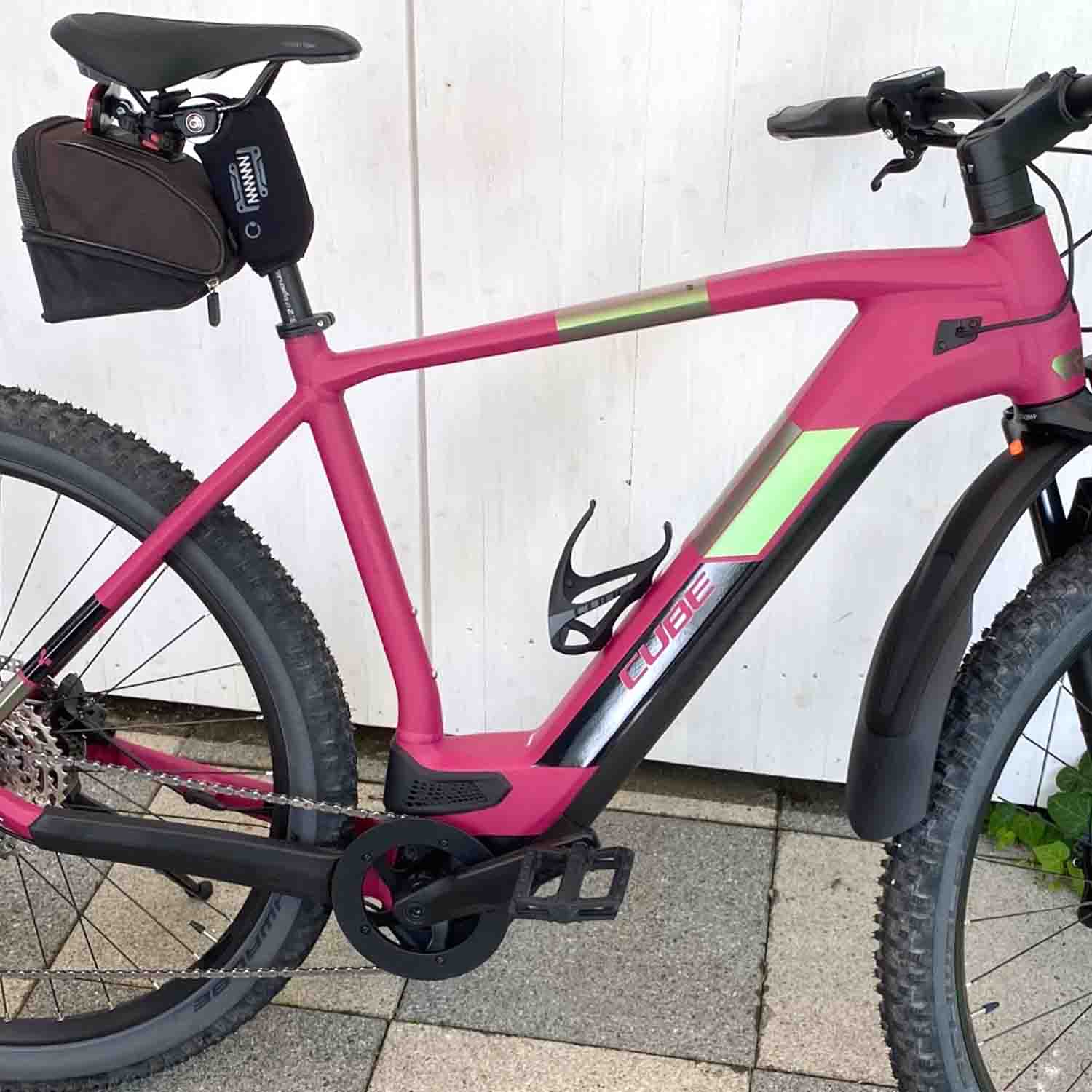 mooxibike-fahrradfolie-dancing-dragon-green-gruen-metallic-rennrad-uni