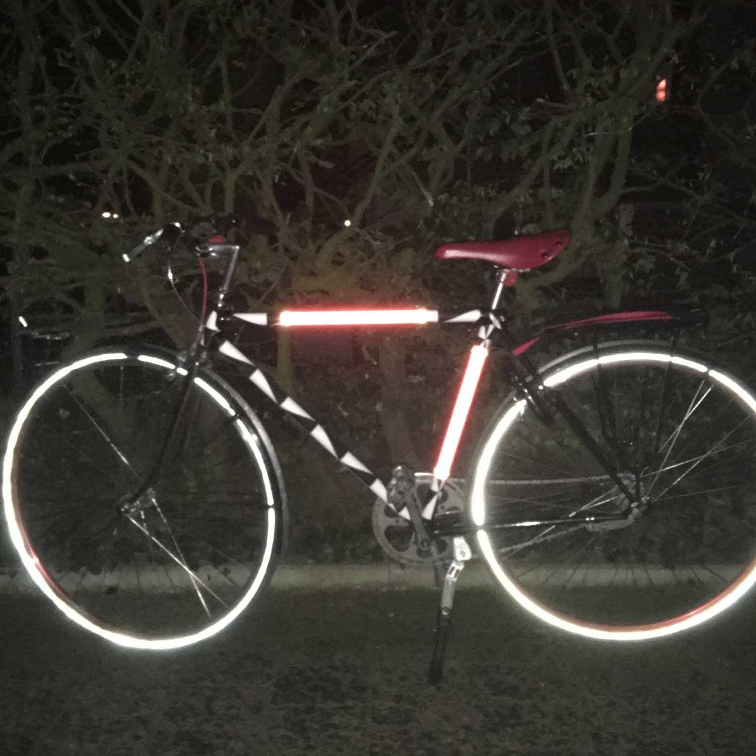 mooxibike-fahrradfolie-panel-knallrot-cherry-red-schwarz-weiss-farbig-reflex-