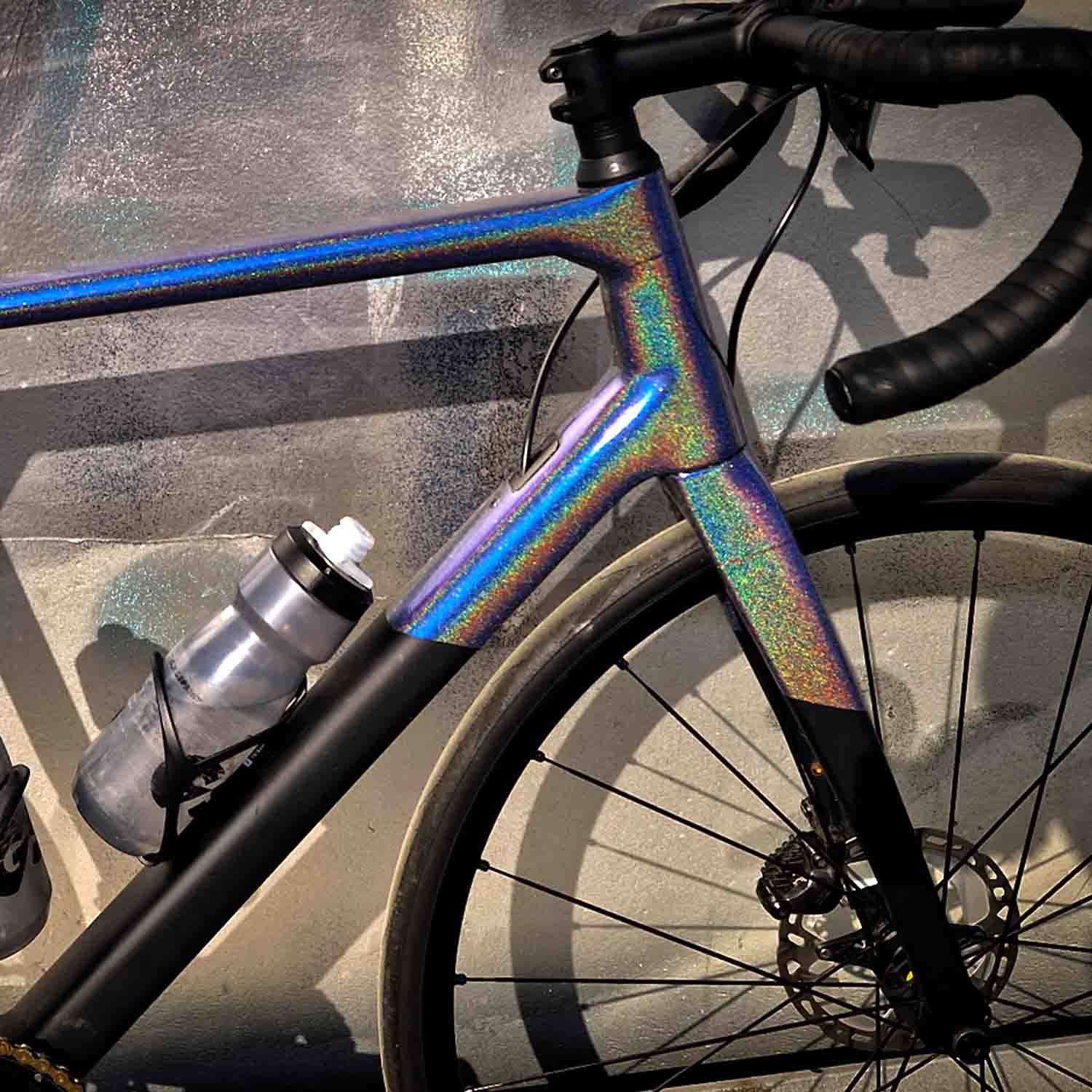  Analyzing image    mooxibike-fahrradfolie-galaxy-blue-glitzer-glossy-fahrrad-07