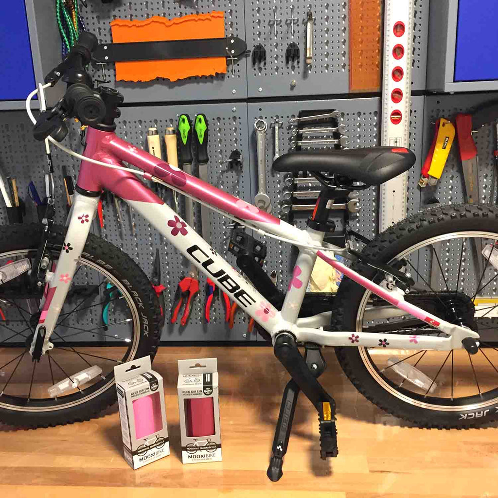 mooxibike-fahrradfolie-berry-pink-rosa-matt-cube-bike-kinderrad-werkbank